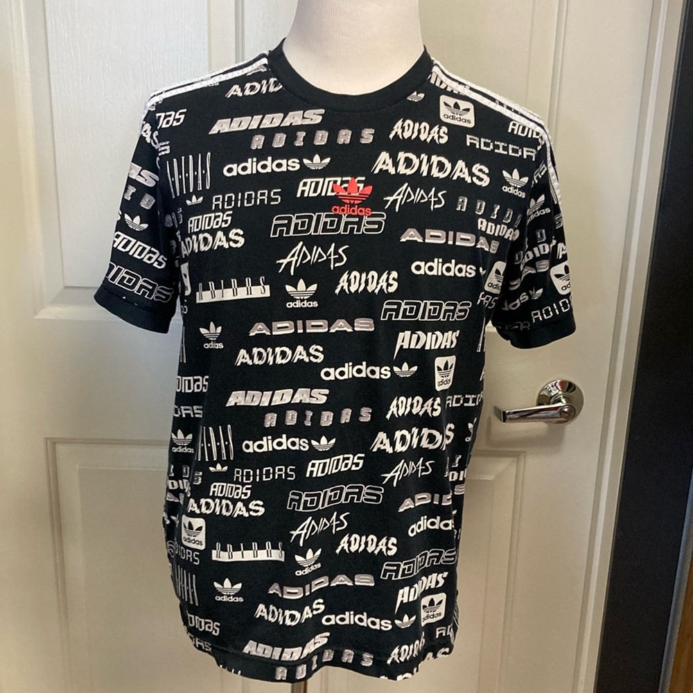 Rare Adidas Logo Shirt size Large 100% condition